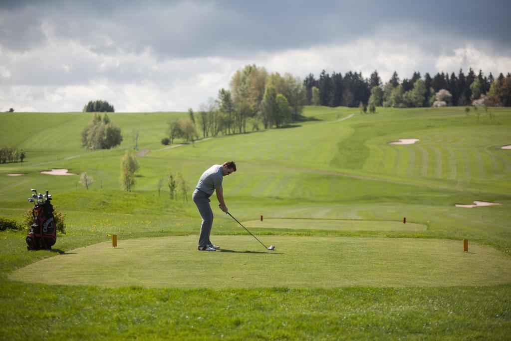 Grund Resort Golf And Ski Mlade Buky Ngoại thất bức ảnh