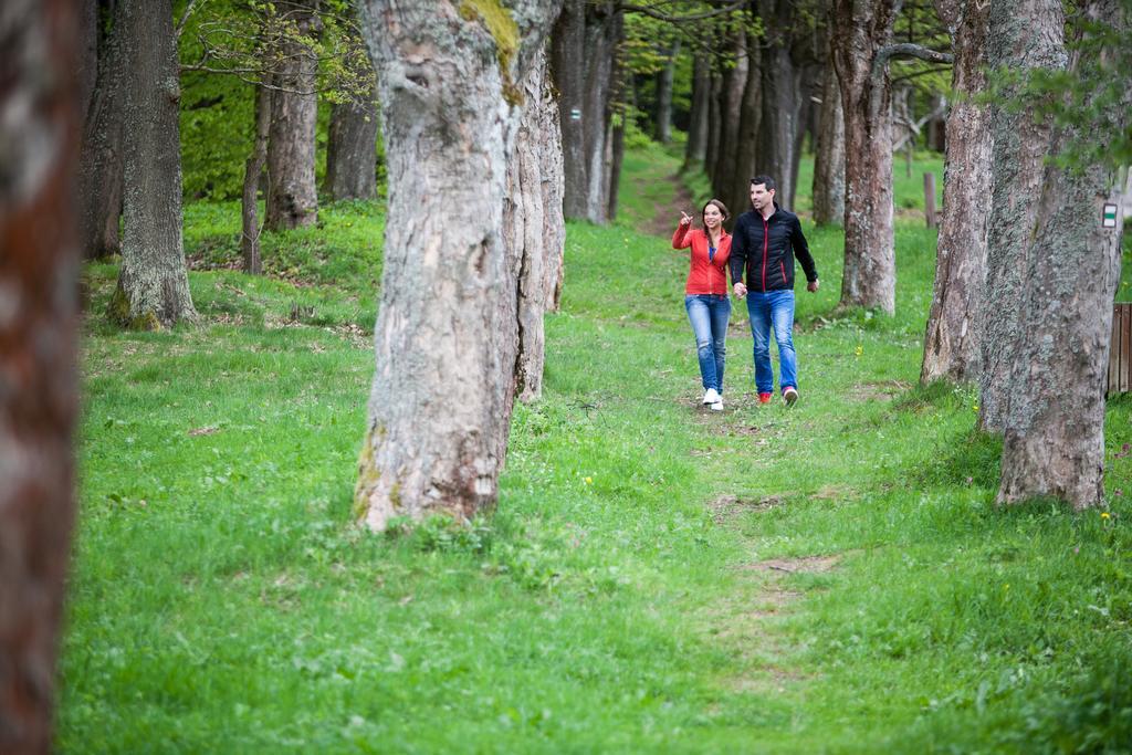 Grund Resort Golf And Ski Mlade Buky Ngoại thất bức ảnh