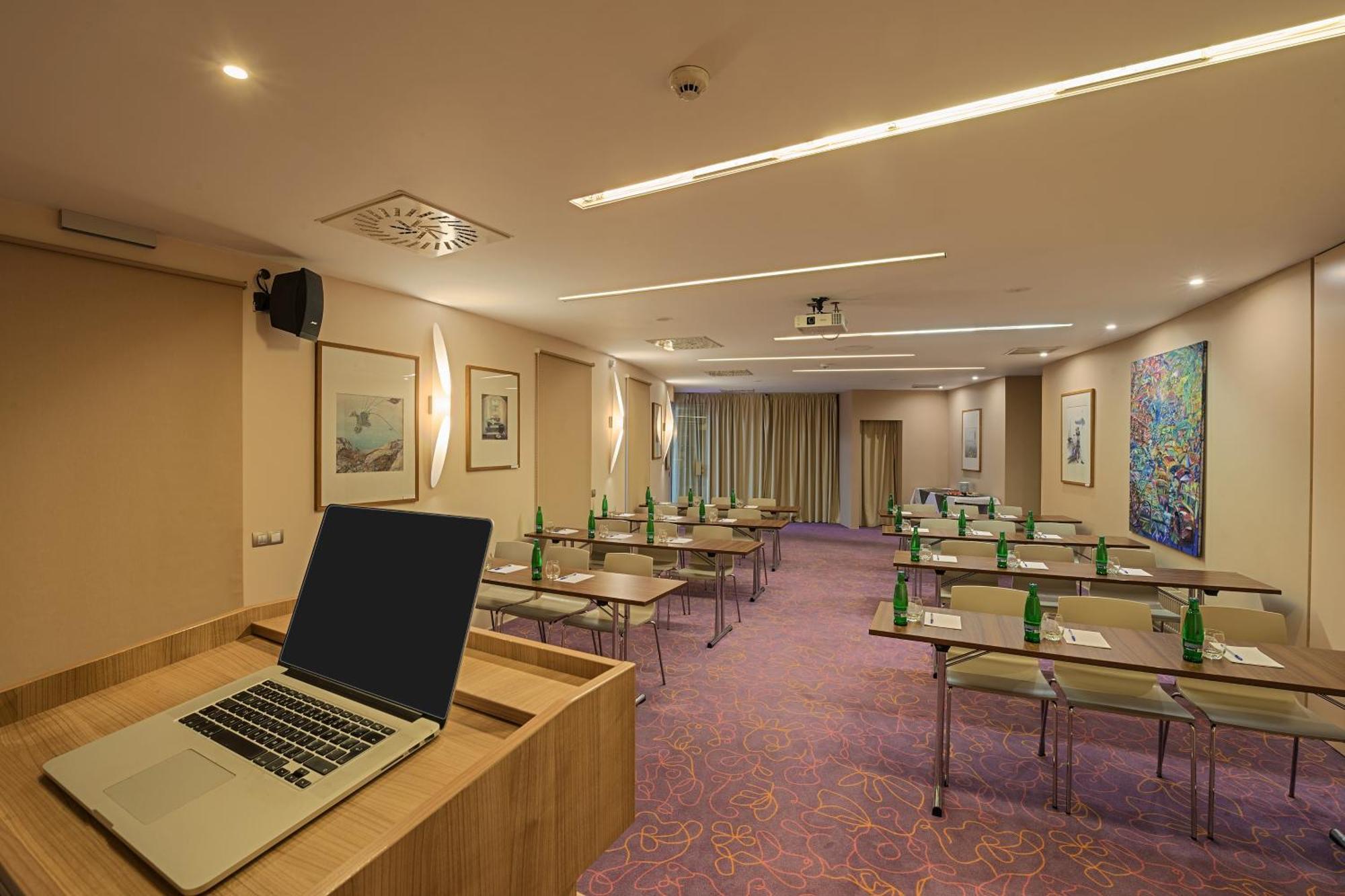 Grund Resort Golf And Ski Mlade Buky Ngoại thất bức ảnh