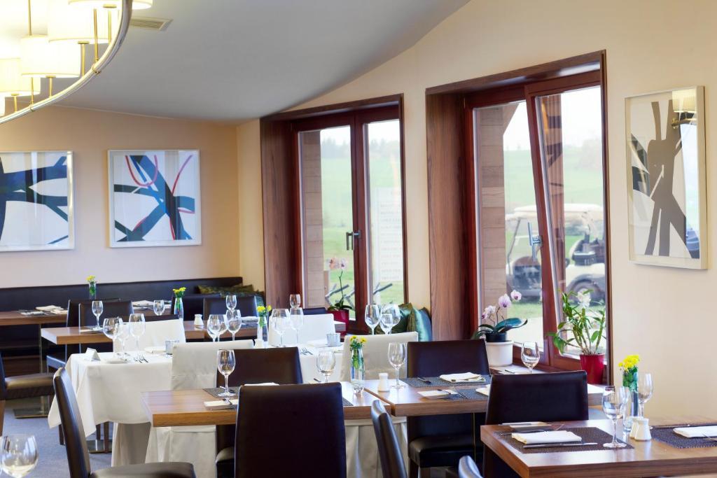 Grund Resort Golf And Ski Mlade Buky Ngoại thất bức ảnh